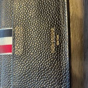 Thome Brown Flip open card holder